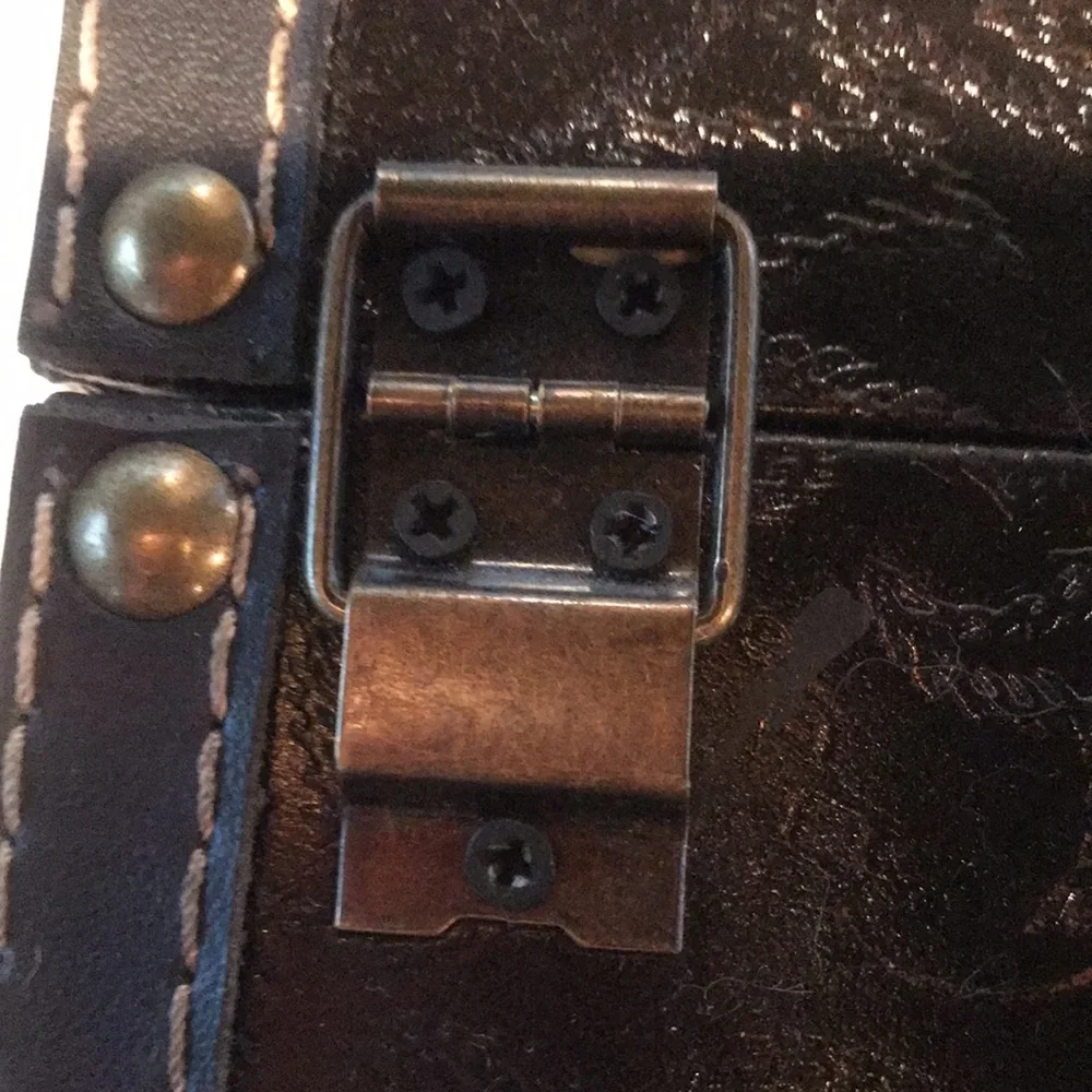 Small Chest - Picture 7 of 16